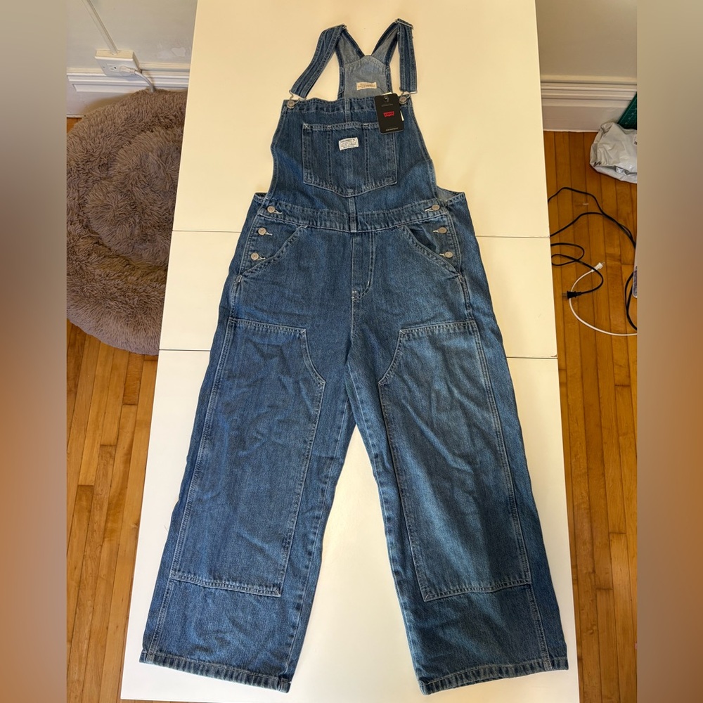 Levi’s Baggy Highwater Women's Overalls
Color: Where's My Coin Purse Size: L